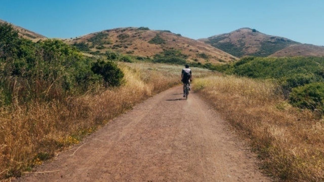Can Hybrid Bikes Go on Dirt Trails?