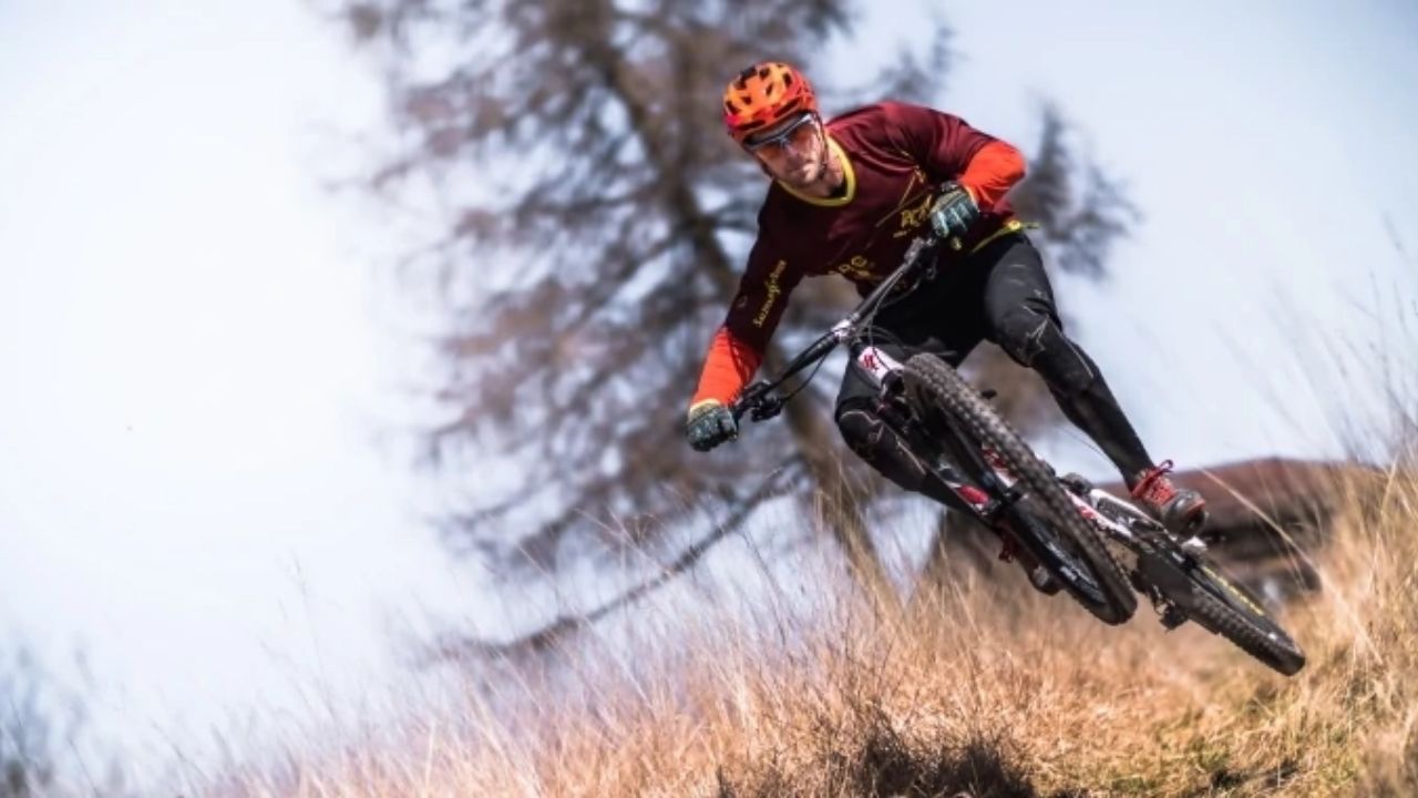 How to Whip a Mountain Bike Like the Pros