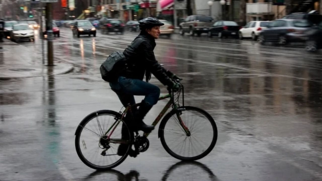 Riding in the Rain – 7 Tips for a Safer and More Enjoyable Ride